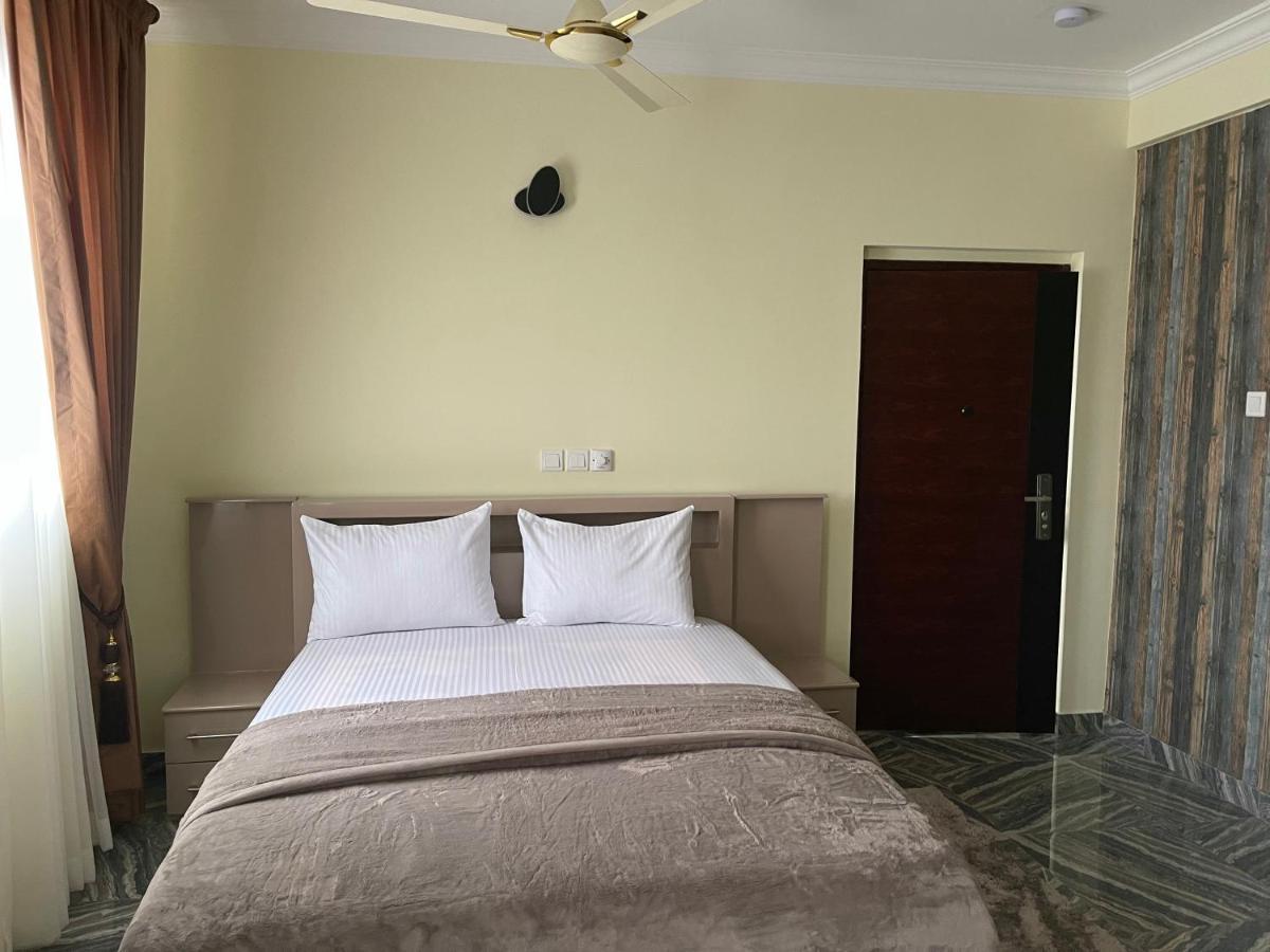 טמה Exotic Palace Hotel מראה חיצוני תמונה