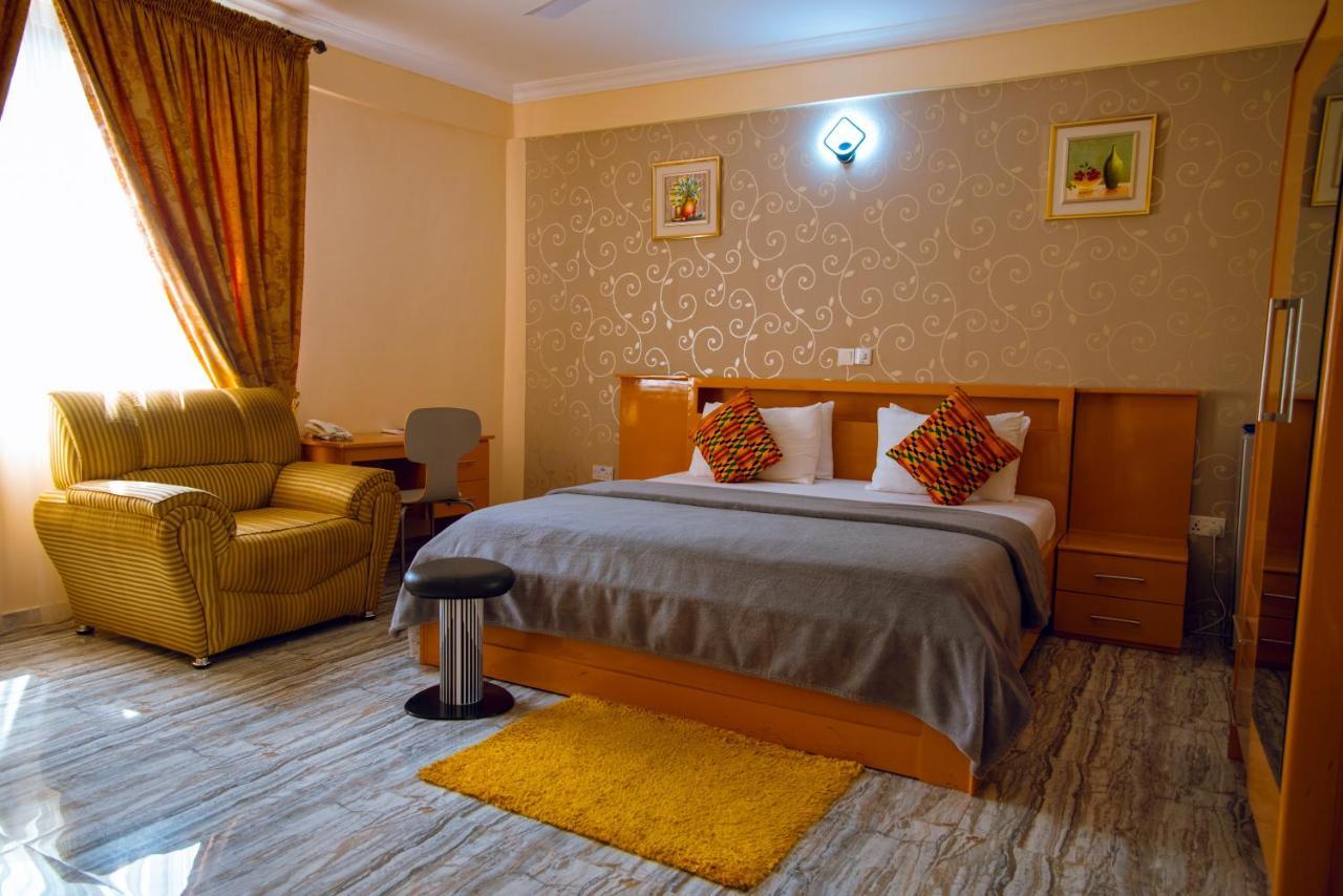 טמה Exotic Palace Hotel מראה חיצוני תמונה