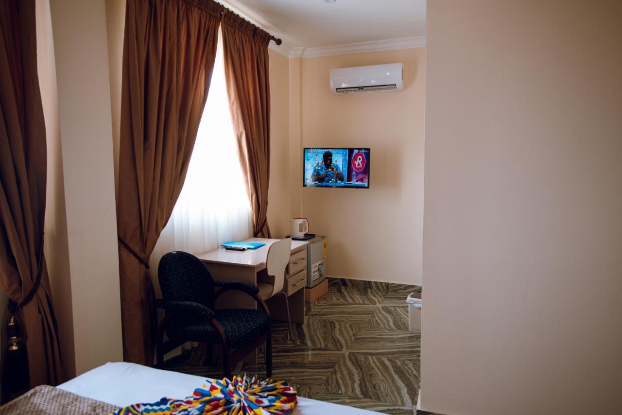 טמה Exotic Palace Hotel מראה חיצוני תמונה
