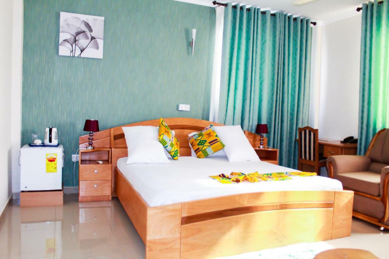 טמה Exotic Palace Hotel מראה חיצוני תמונה