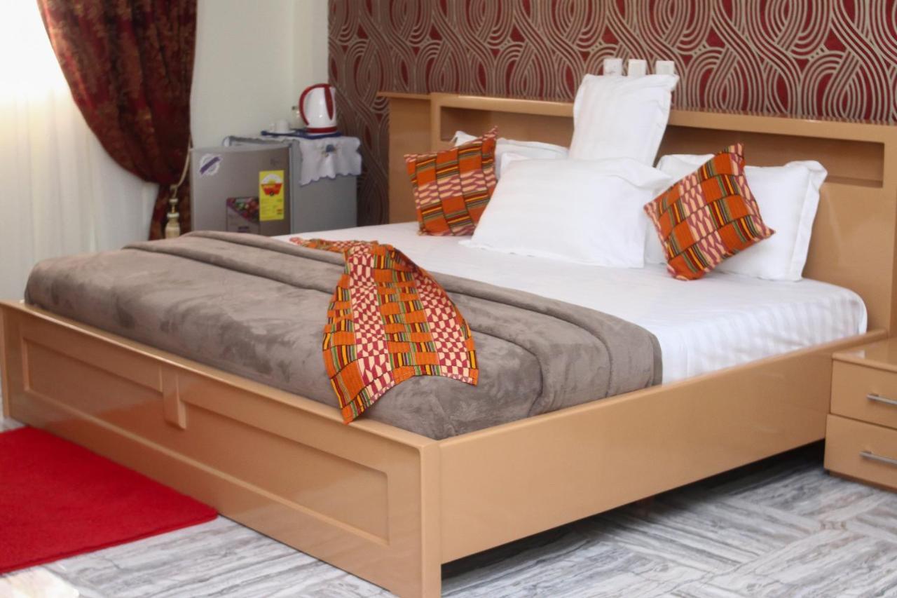 טמה Exotic Palace Hotel מראה חיצוני תמונה